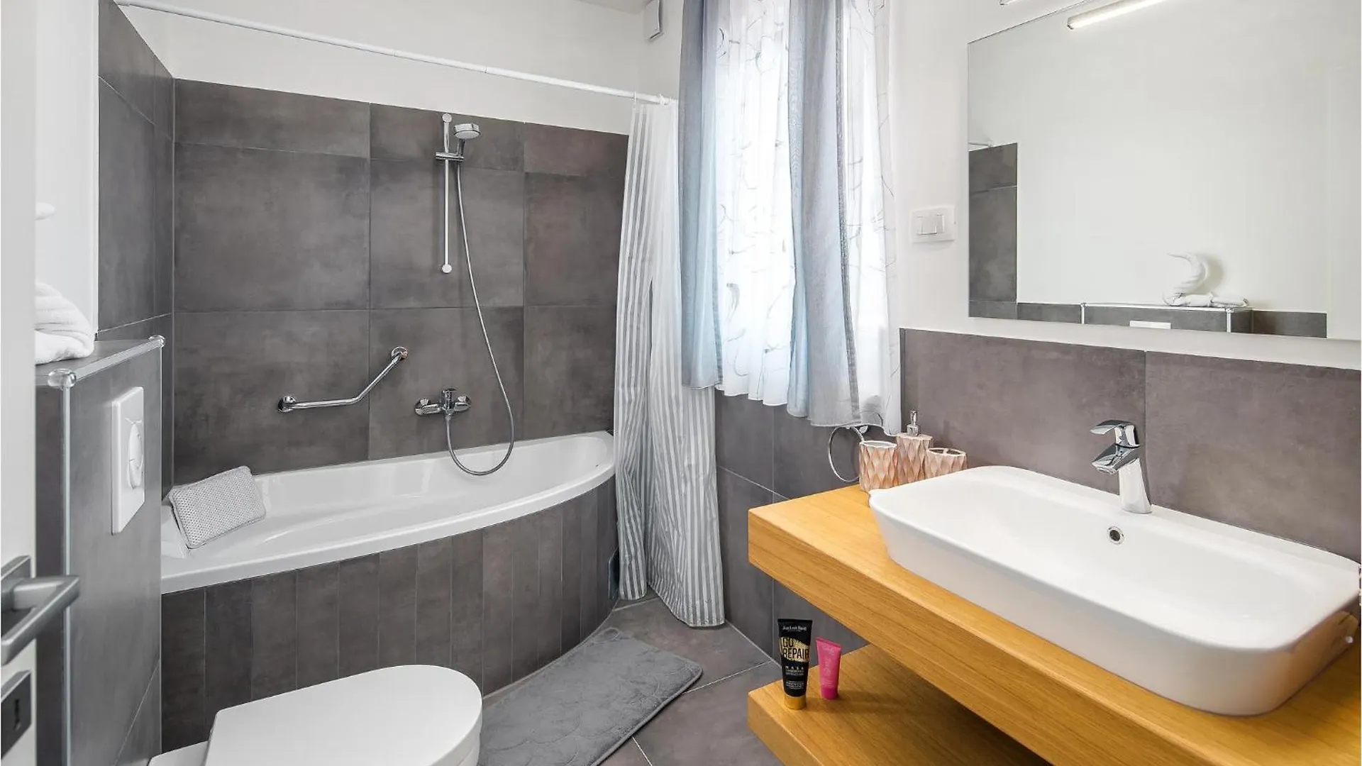 Дом отдыха Stunning Home In Novigrad With Wifi